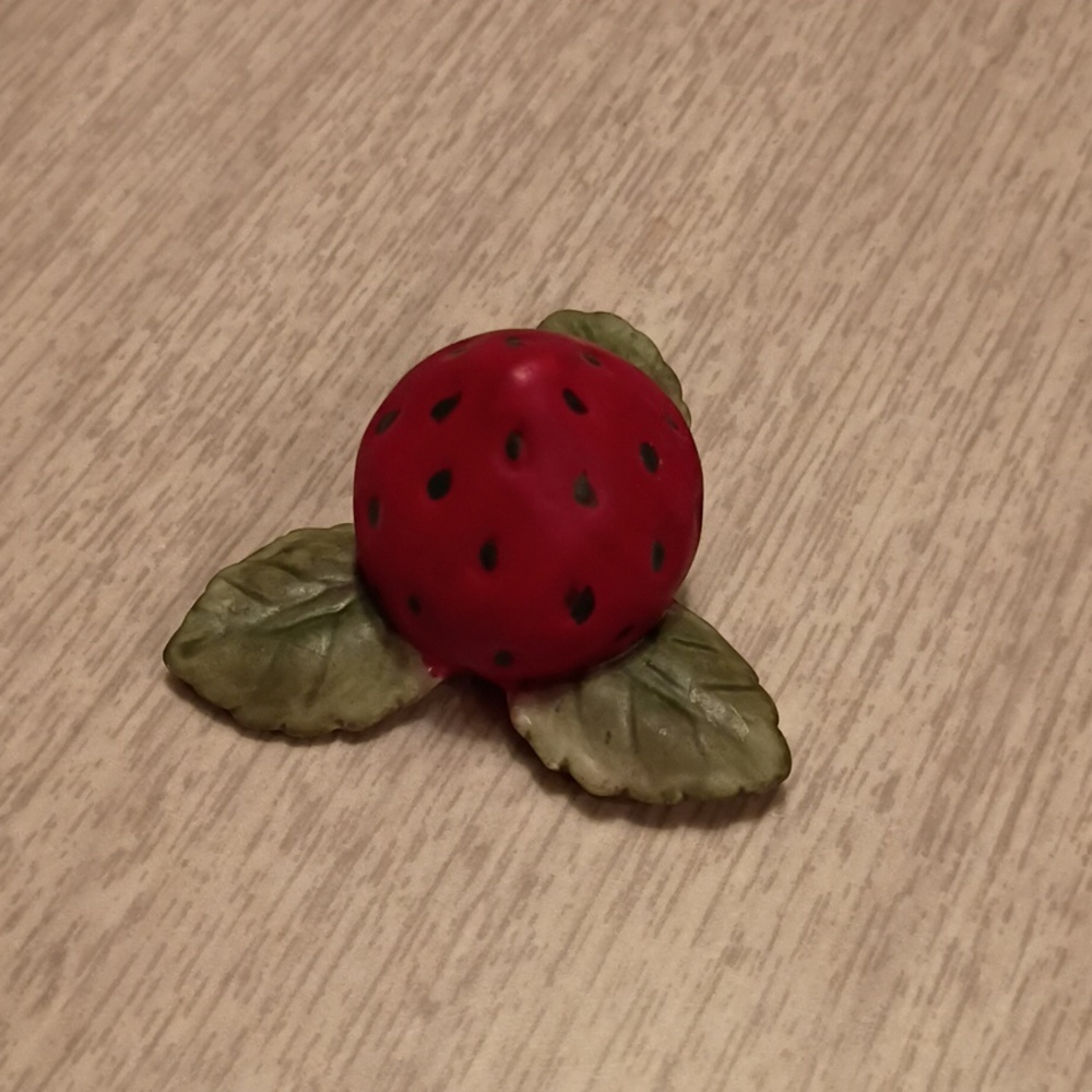 Longaberger strawberry knob - Picture 4 of 11